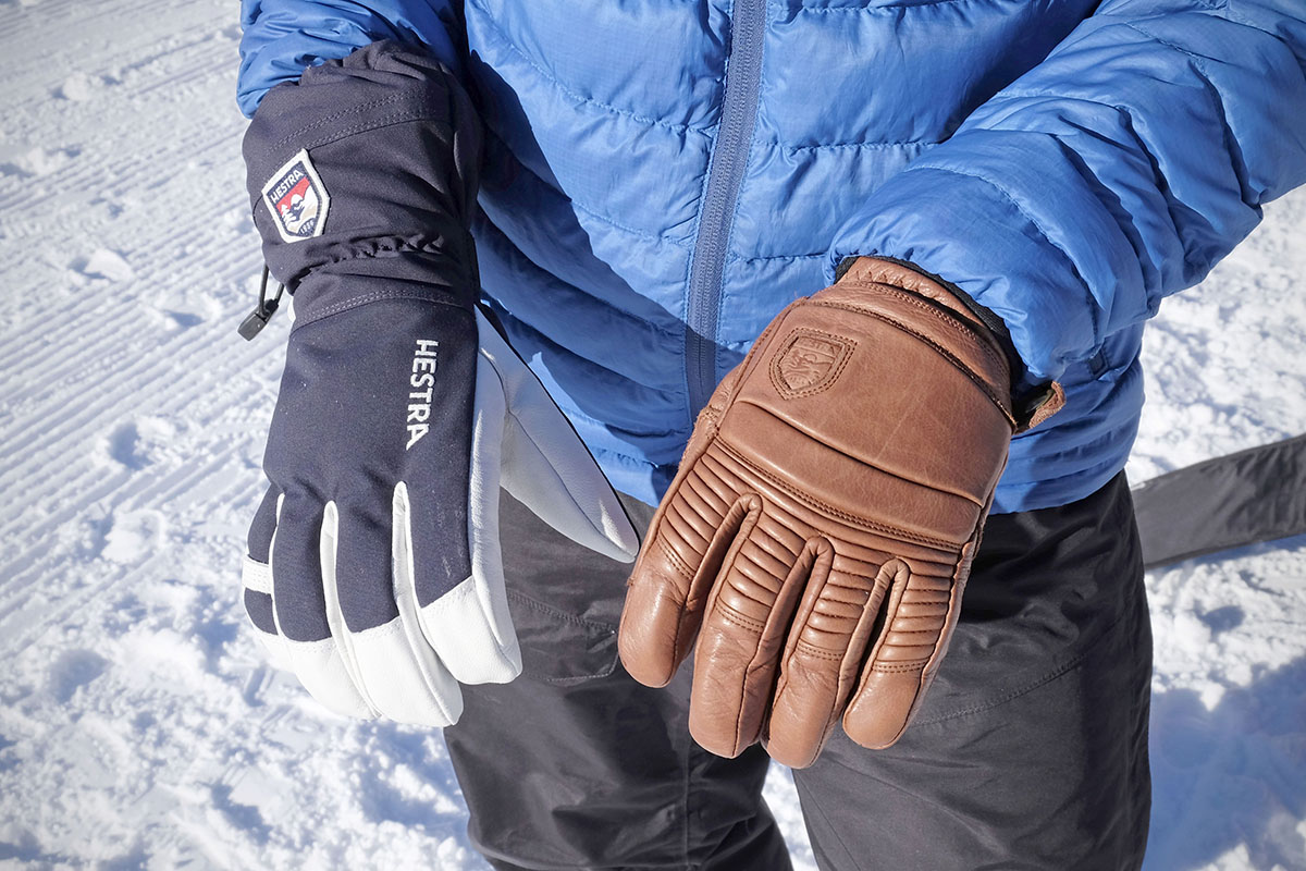 Ski gloves (cuff length comparison)