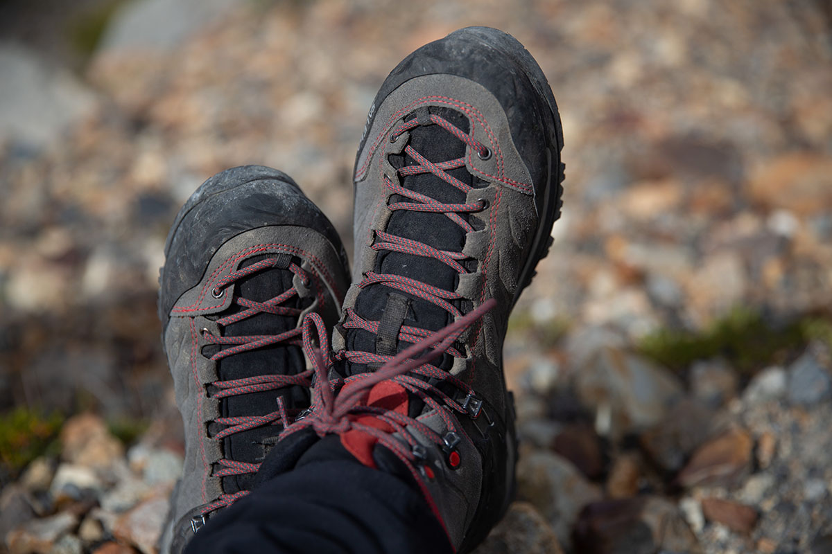 Salewa MTN Trainer Mid GTX hiking boot (closeup of laces)