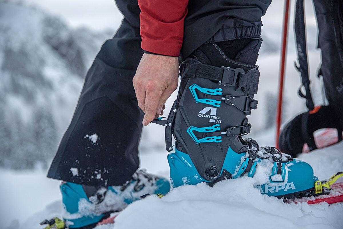 Scarpa 4-Quattro XT ski boot (flipping ski walk lever)