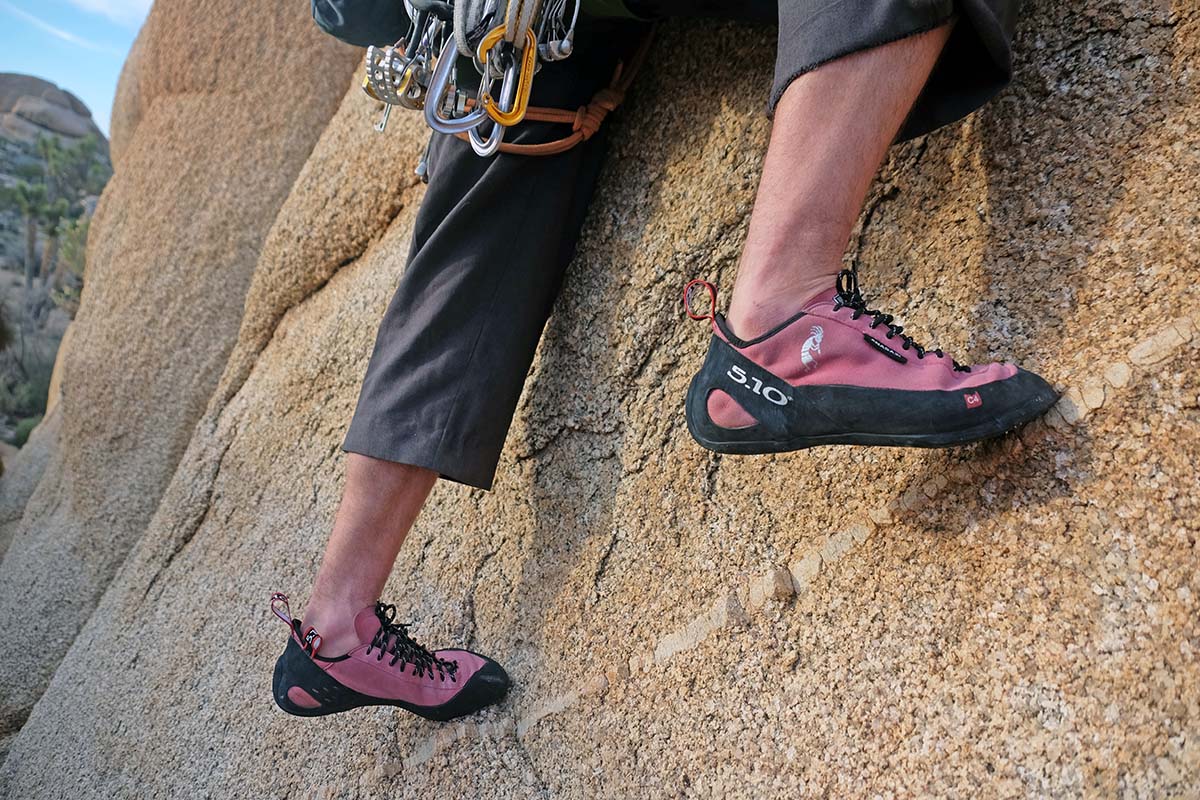 How to Choose Climbing Shoes (Five Ten Anasazi Lace)