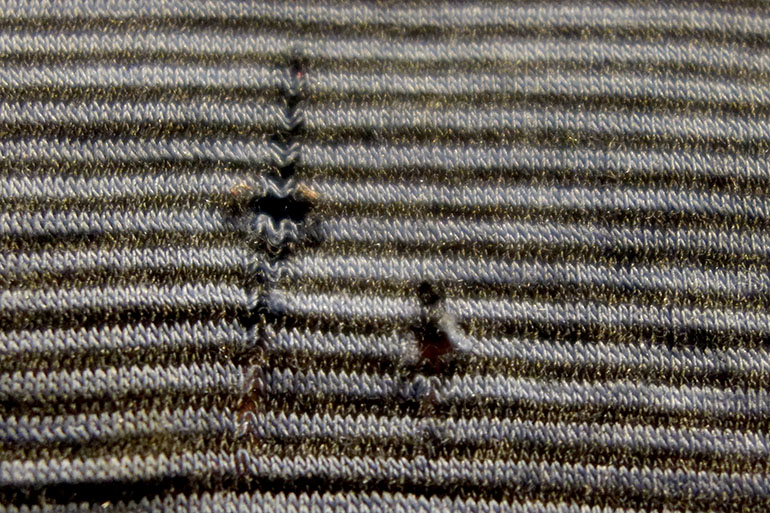 Merino wool (hole)