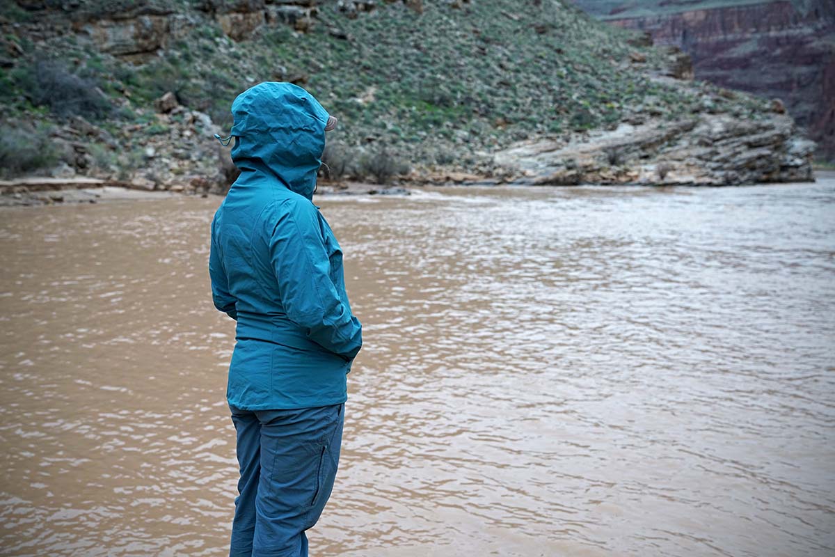 Patagonia Calcite jacket (standing by river)