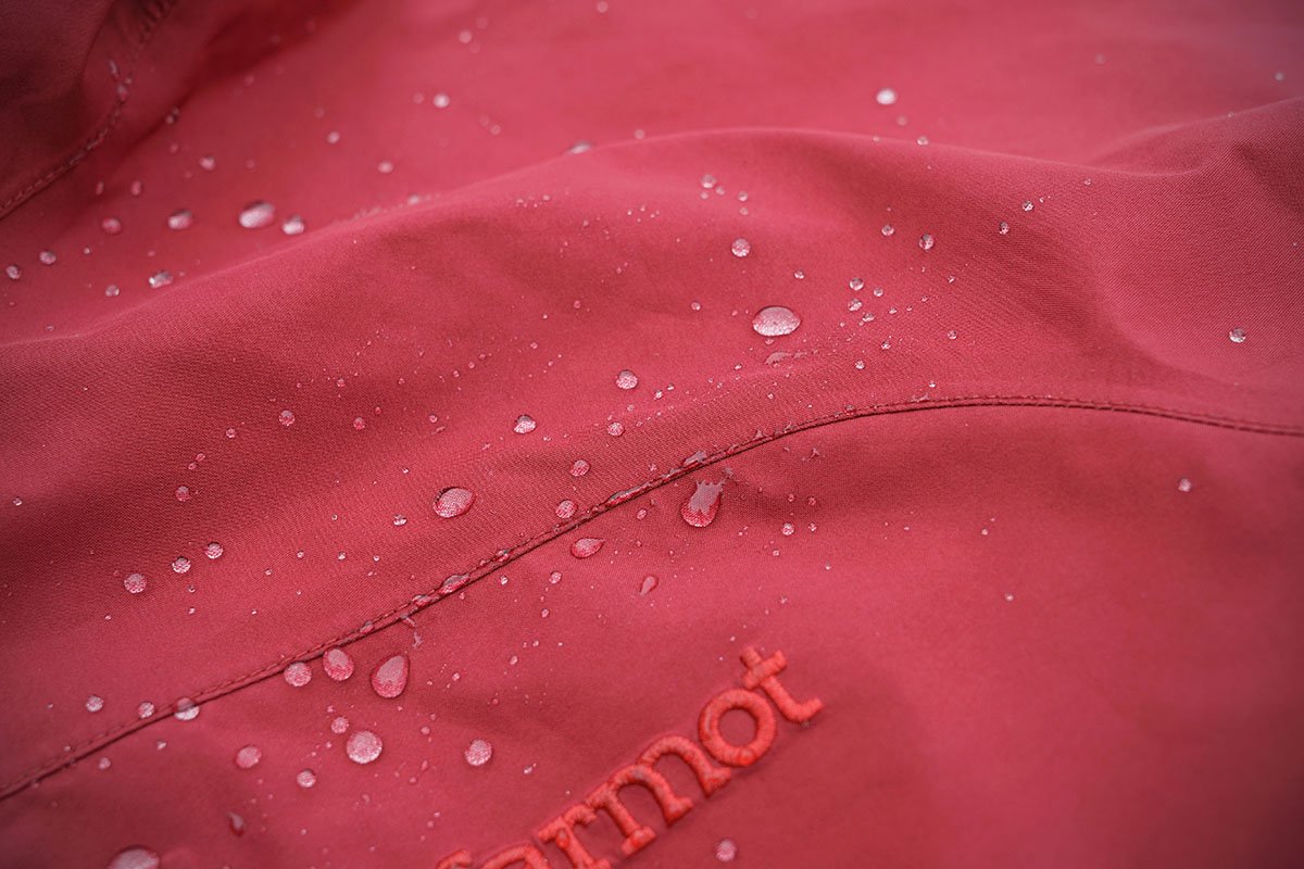 Marmot%20Miminalist%20%28water%20beading%29.jpg?itok=TbRkR_tt