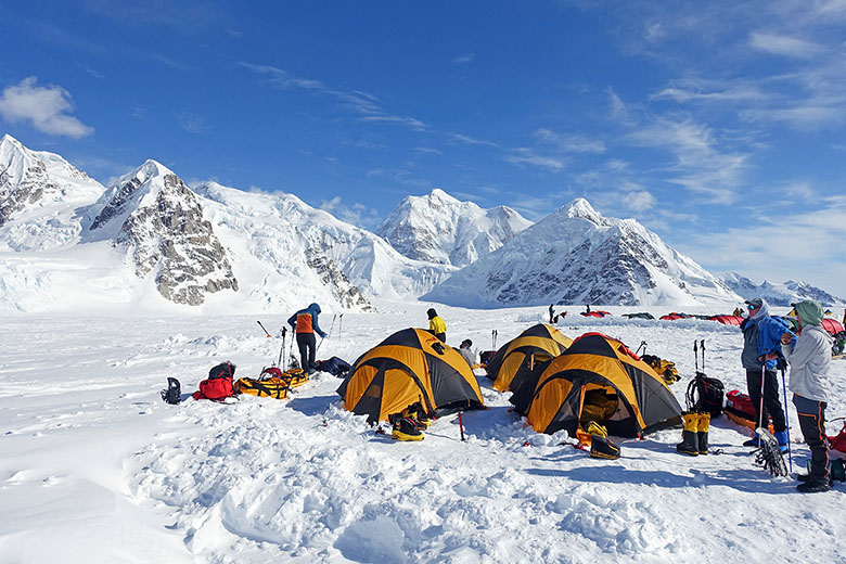 https://www.switchbacktravel.com/sites/default/files/articles%20/4-season%20tents%20%28The%20North%20Face%20VE%2025%20at%20Denali%20basecamp%20m%29.jpg