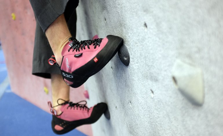 Indoor rock climbing shoes_1.jpg