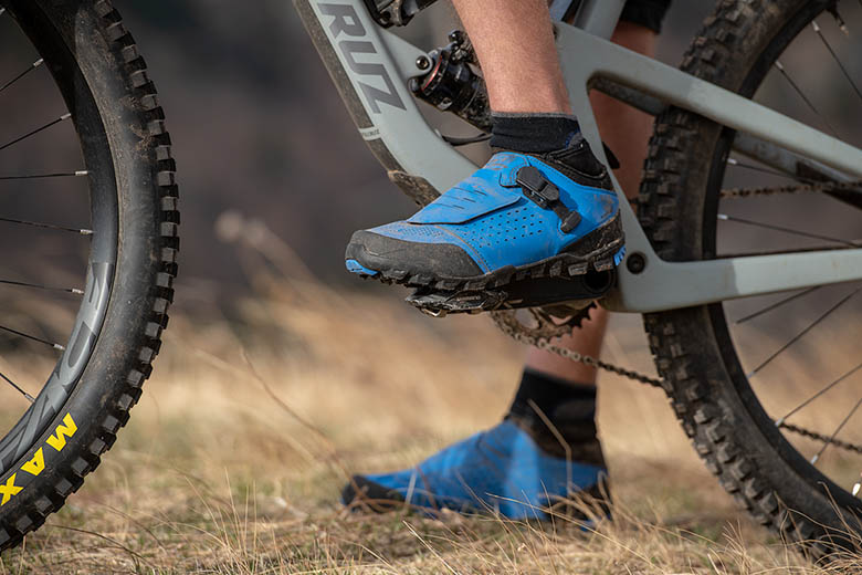 mountain biking shoes