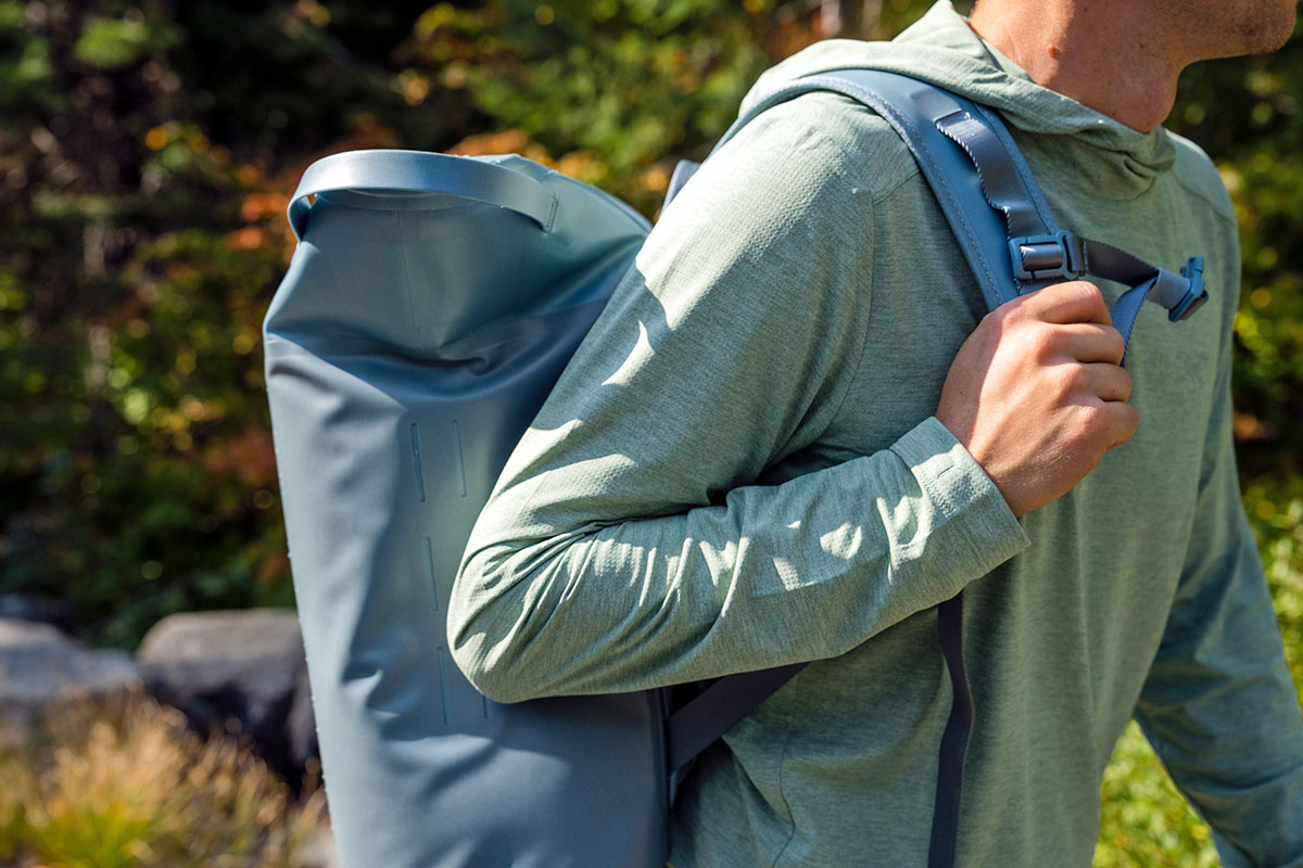 Backpack cooler (Hydro Flask Day Escape shoulder strap)