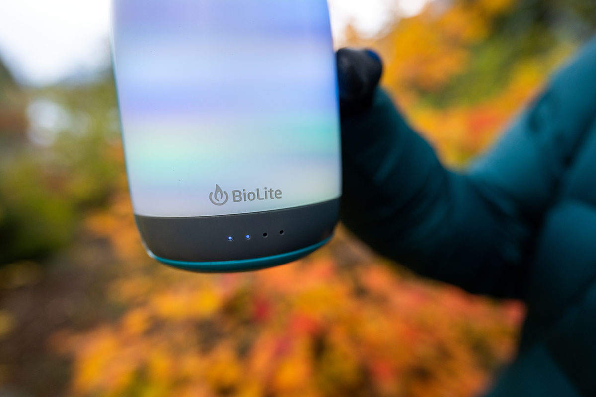BioLite AlpenGlow 500 battery indicator