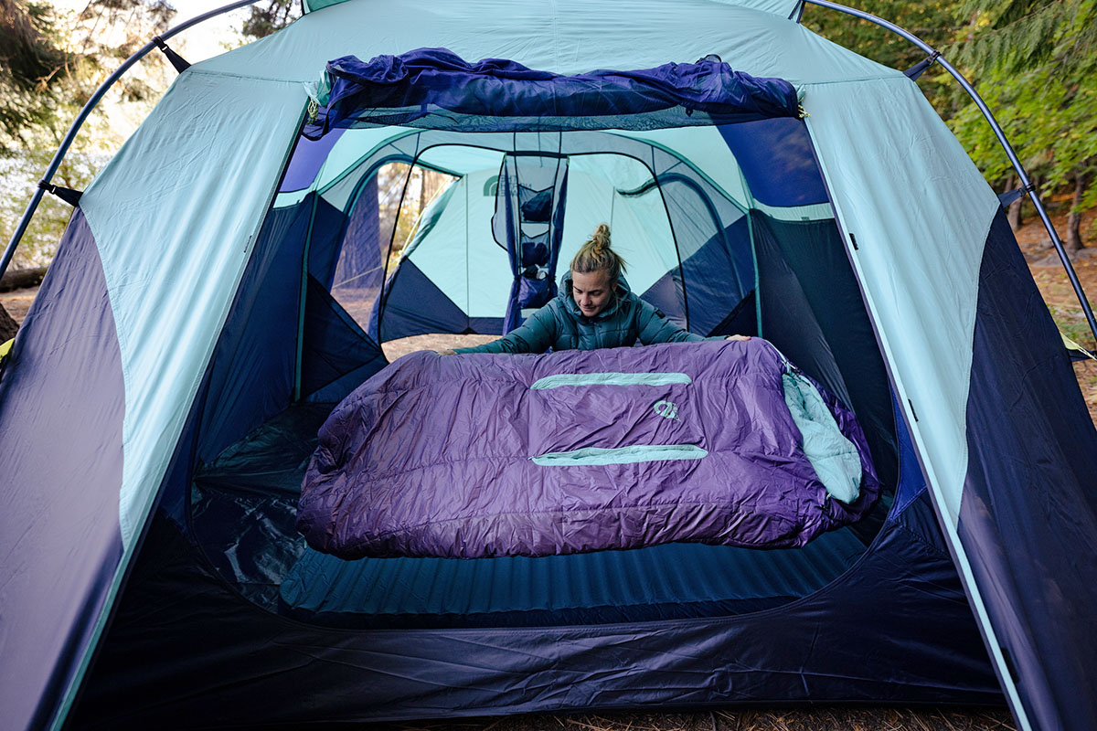 Camping sleeping bag (laying out Nemo Forte 20 in tent)