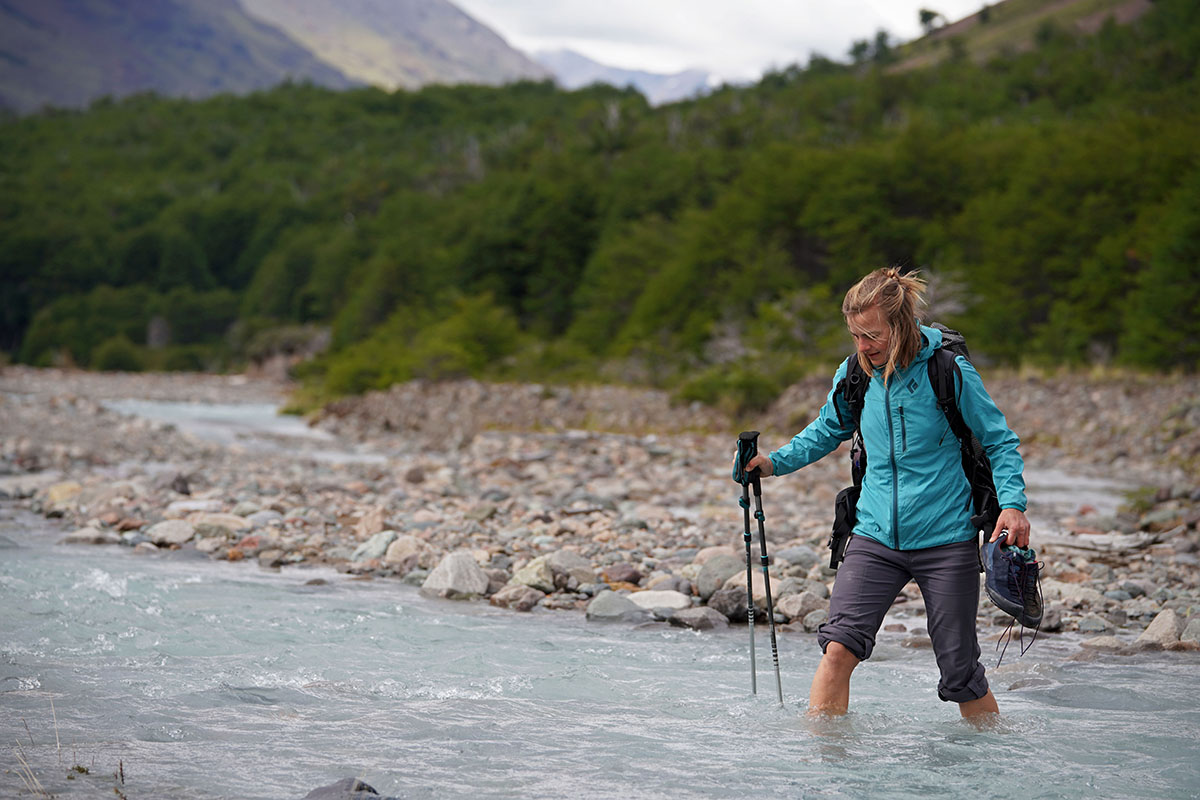 Approach shoe (Arc'teryx Konseal FL crossing river)