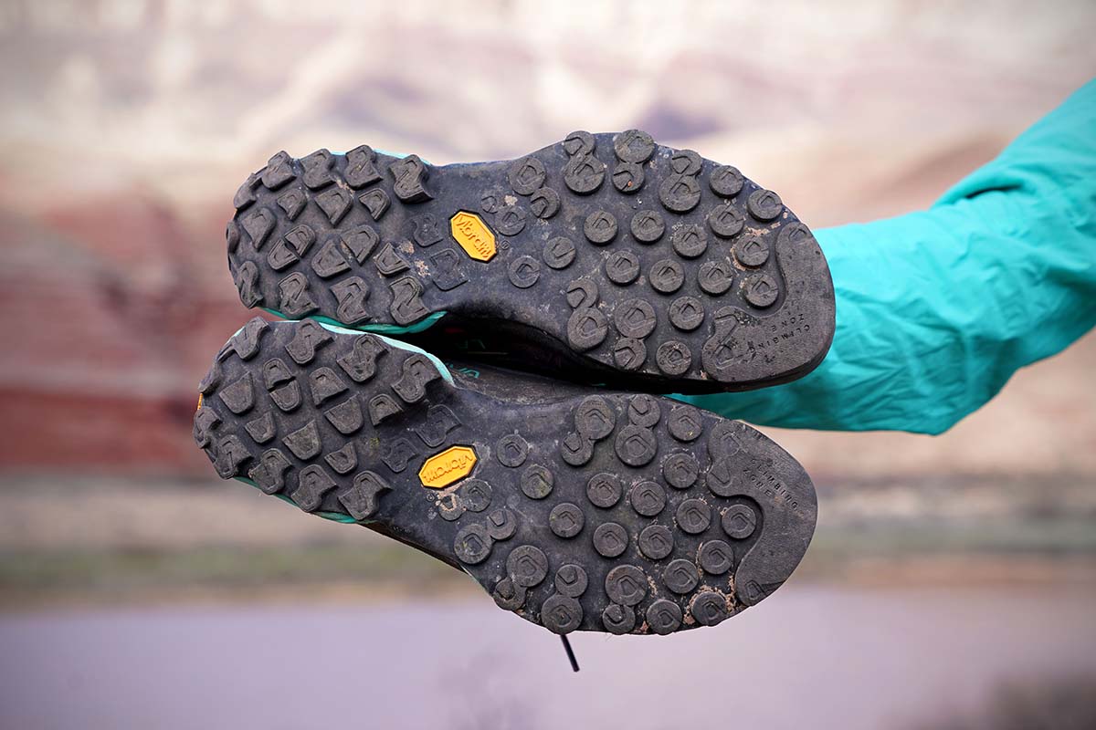 Dotted lugs on the La Sportiva TX4  approach shoe