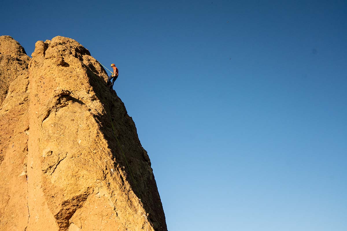 Climbing rope (lowering)