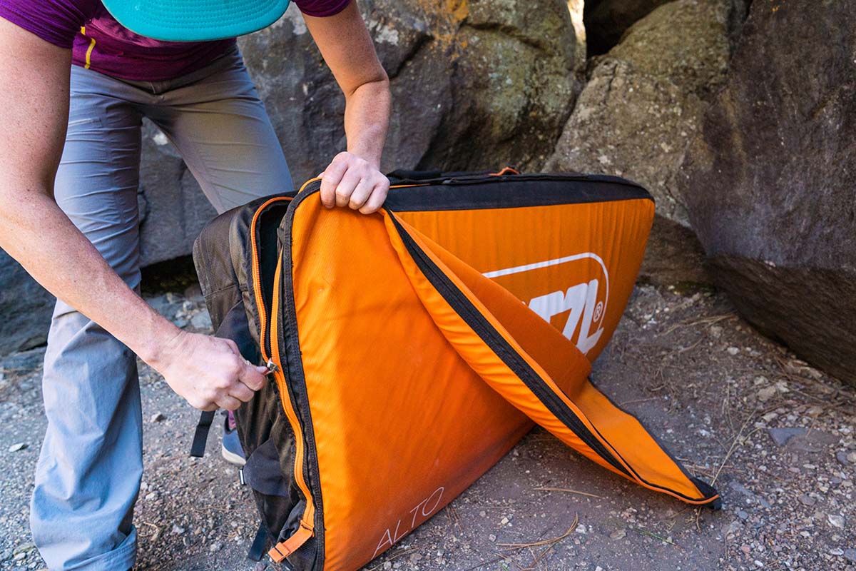 crash pads (Petzl zipper)