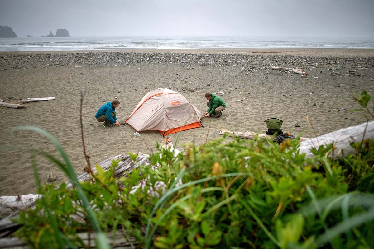 Setting up the REI Co-op Passage on the Washington coast