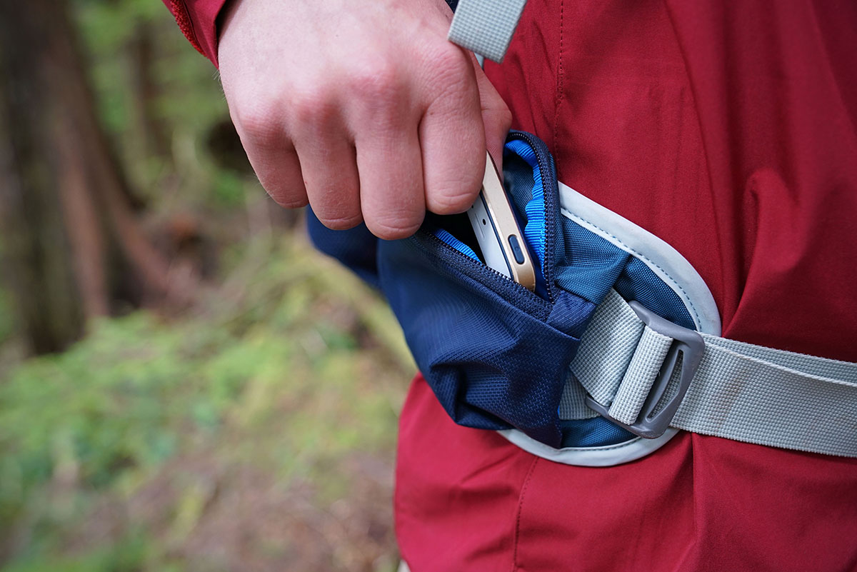 Daypack (Osprey Stratos hipbelt pocket)