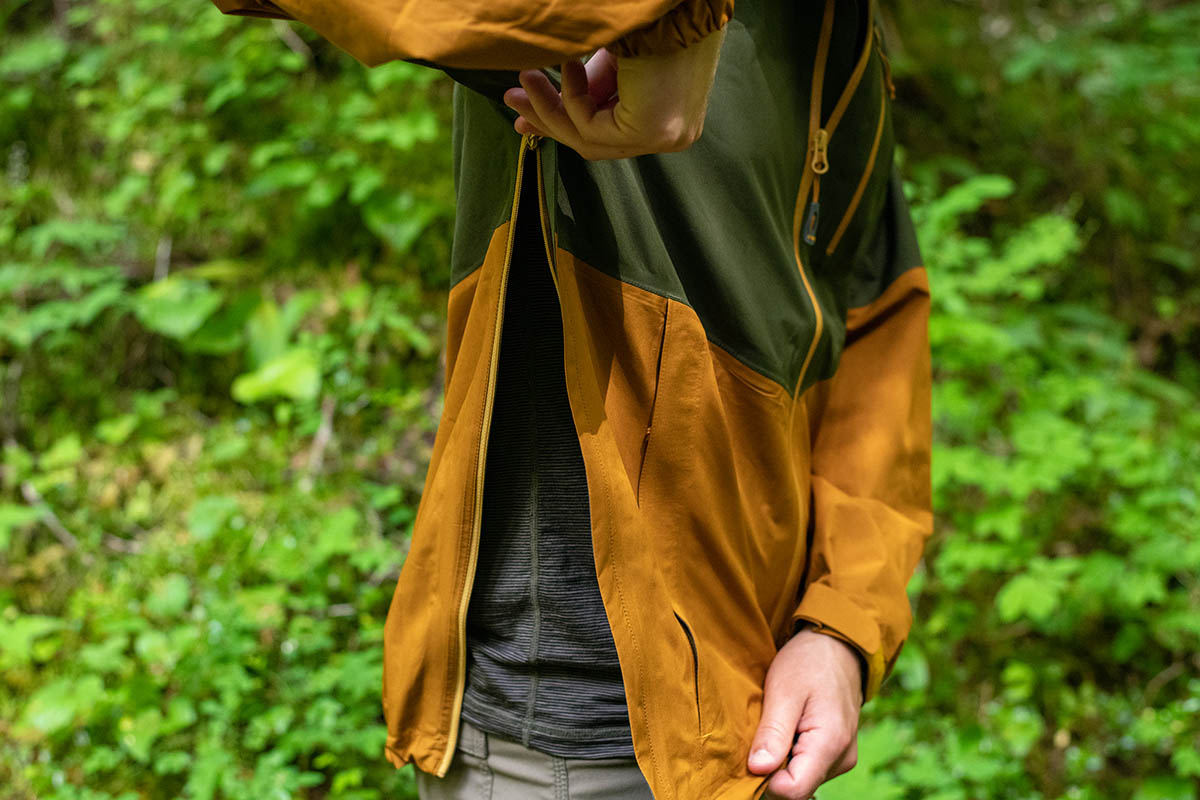 Rain jacket (Outdoor Research Foray side zips)