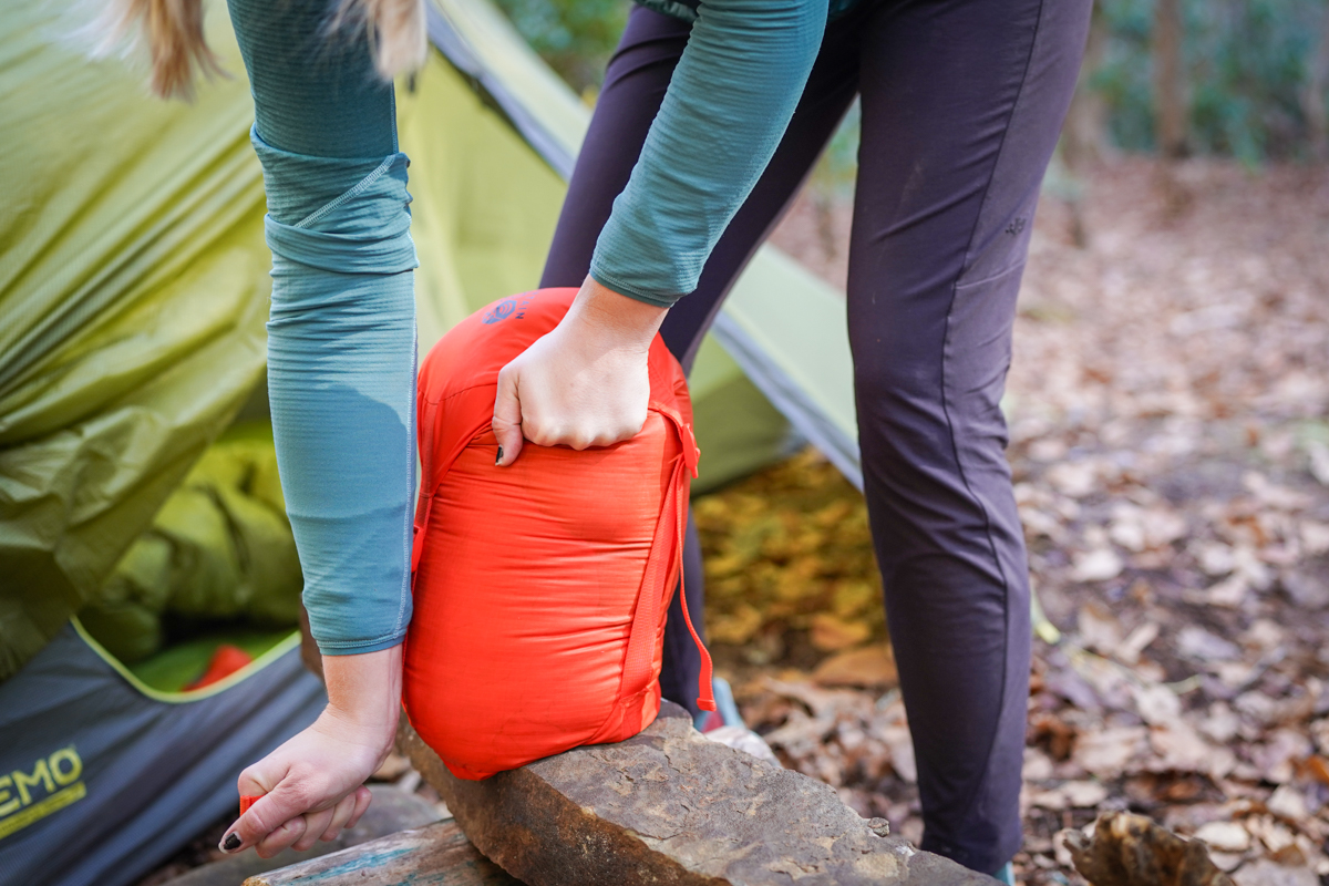 Cinch straps on the MH Phantom Backpacking Sleeping Bag