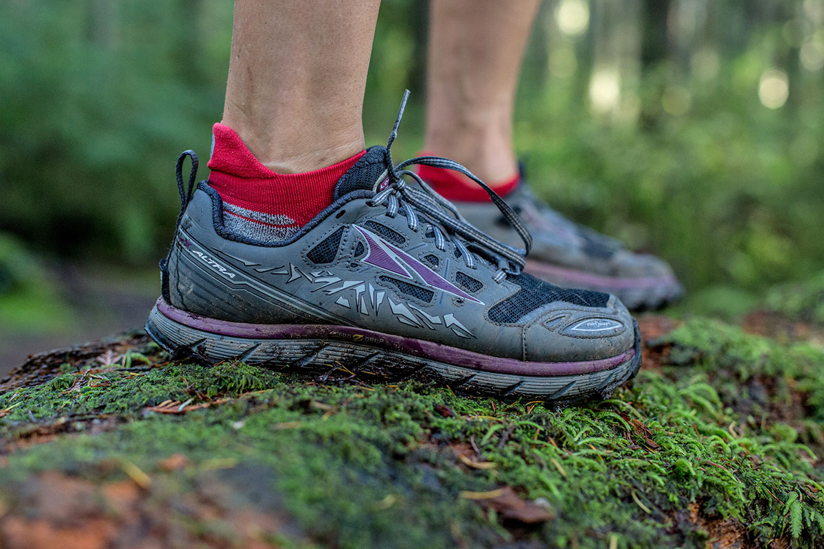 low heel drop trail running shoes