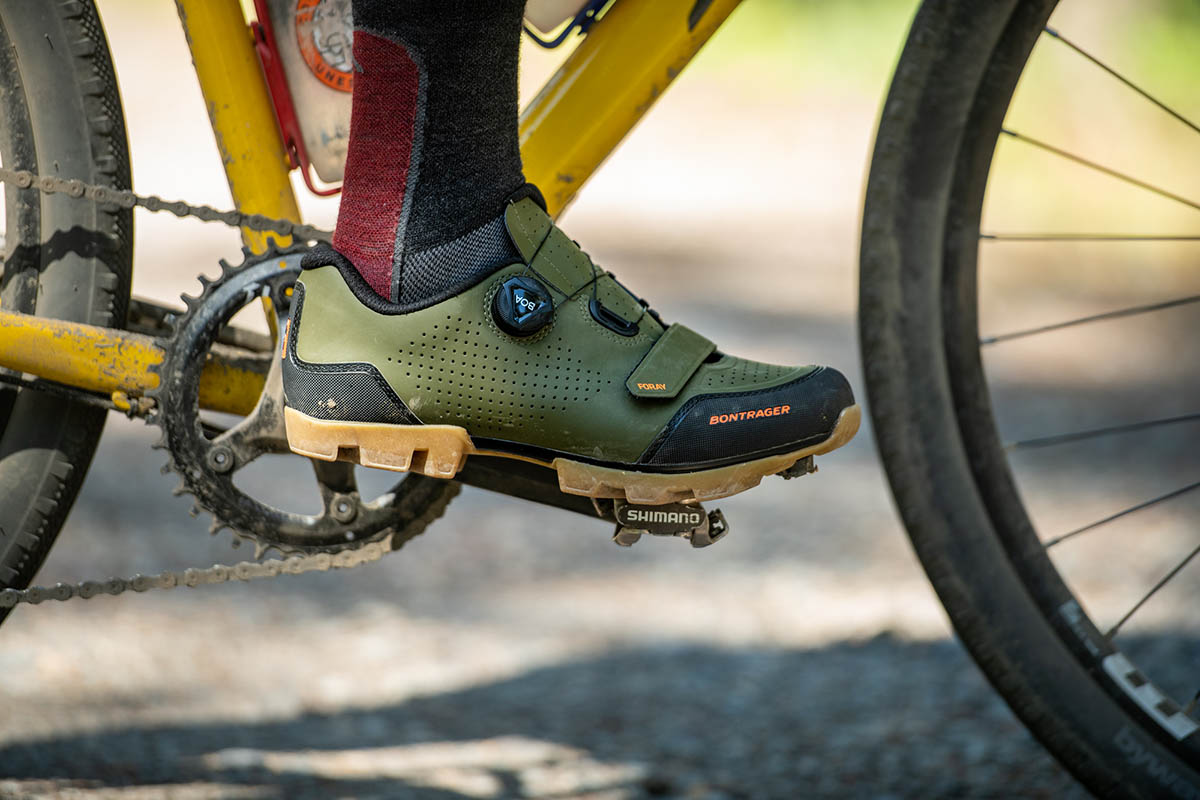 Gravel bike (biking shoes)