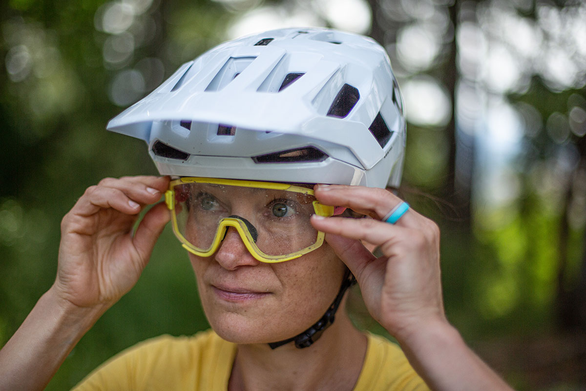 Mountain bike helmet (POC Kortal Race MIPS with goggles)