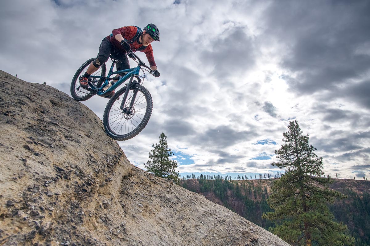 Mountain Bike Shoes (descending)