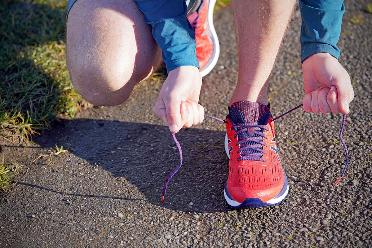 Running shoes (lacing up and width)