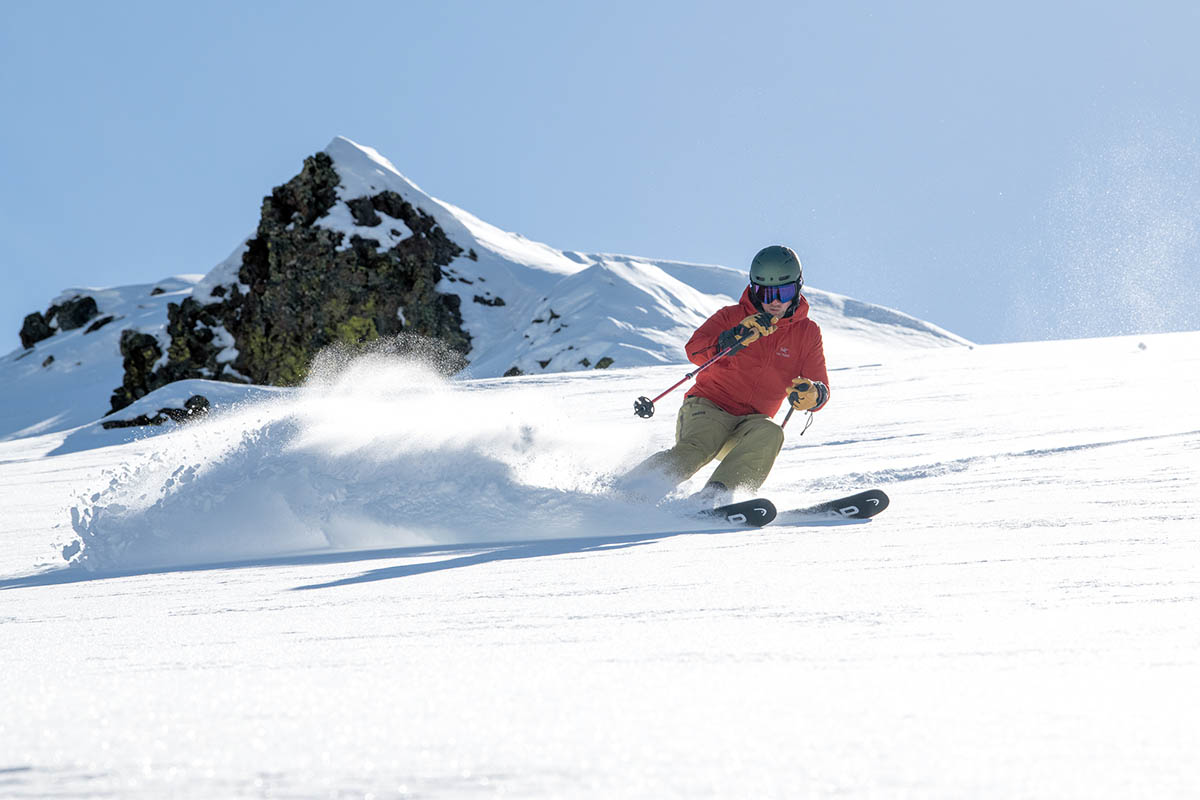 All-mountain Skis (Head Kore 99 turning in powder)