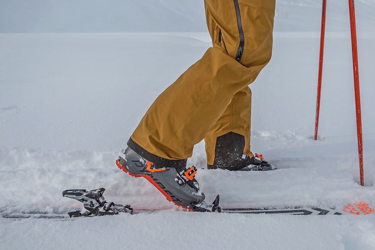 Backcountry ski boot (Dynafit Hoji Free binding compatibility)