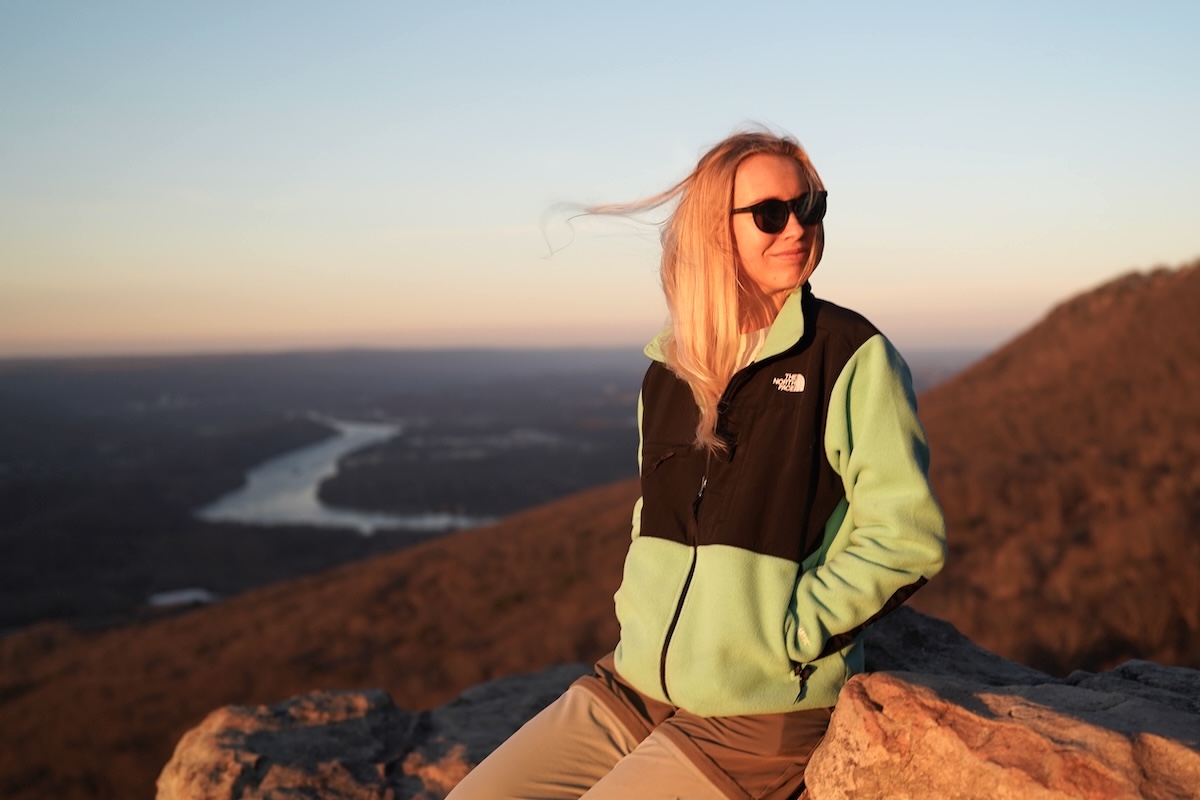 TNF Retro Denali vista shot
