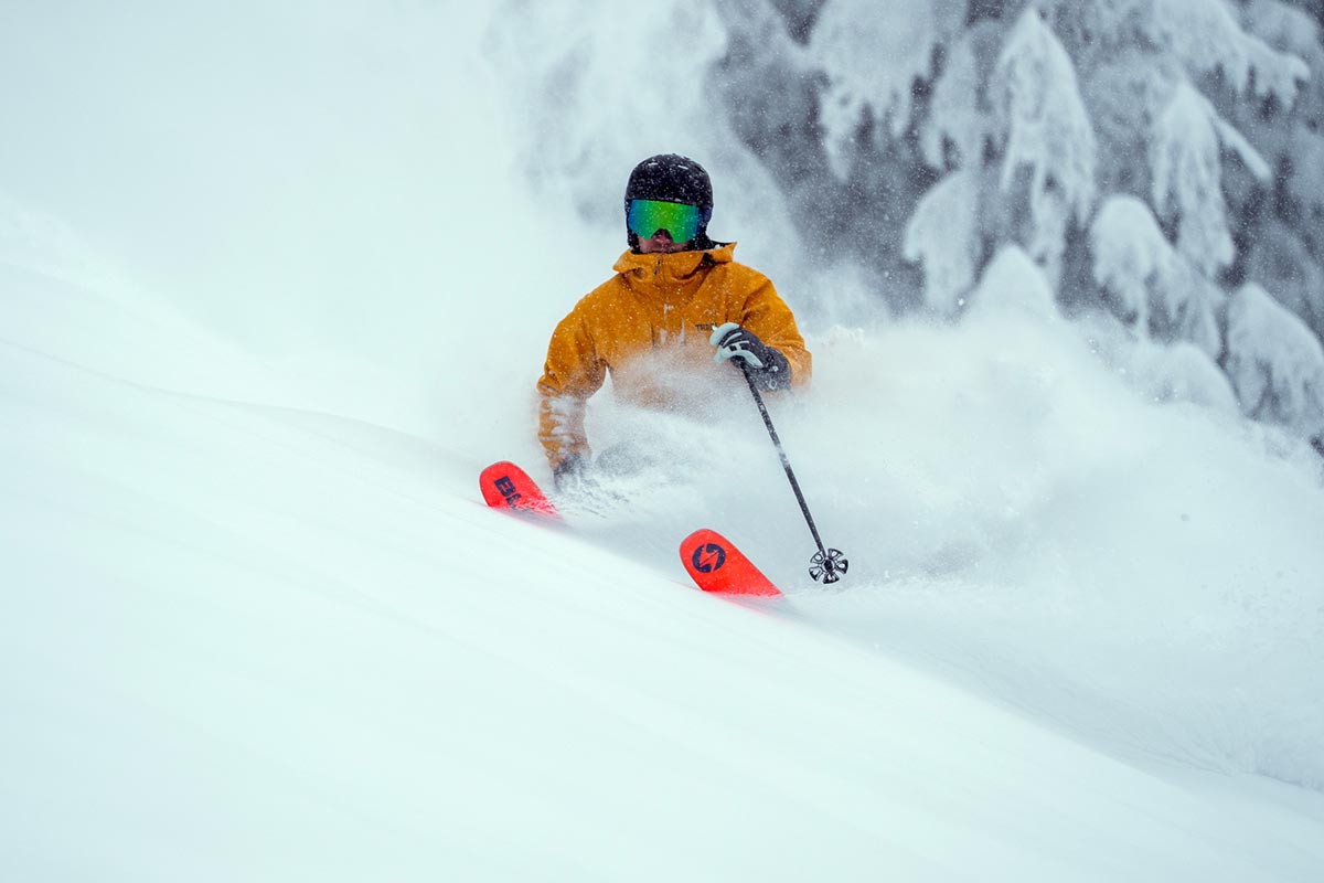 Intermediate skis (powder skiing in Blizzard Rustler 10)