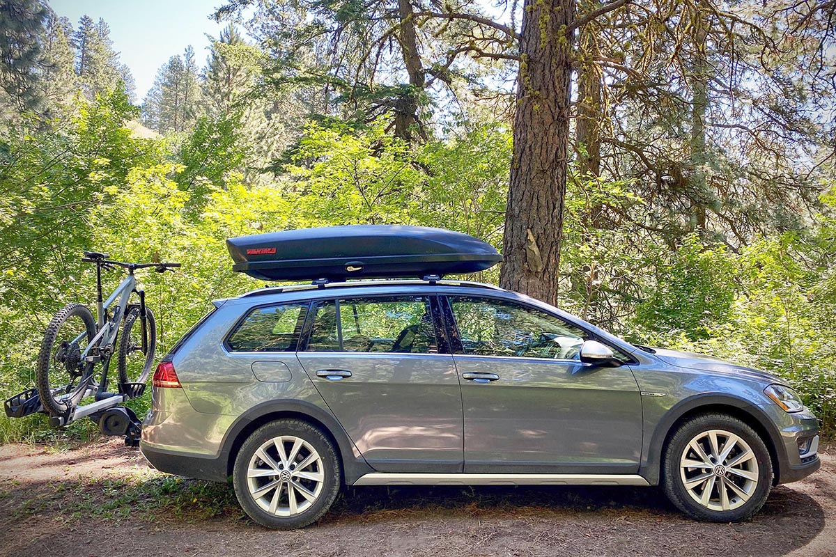 Rooftop Cargo Box (Yakima Skybox 16 Carbonite on vehicle)