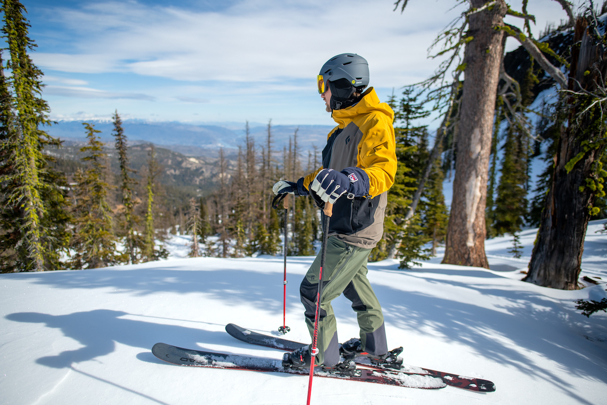 Our Favorite Snow Gear for Skiing This Winter 