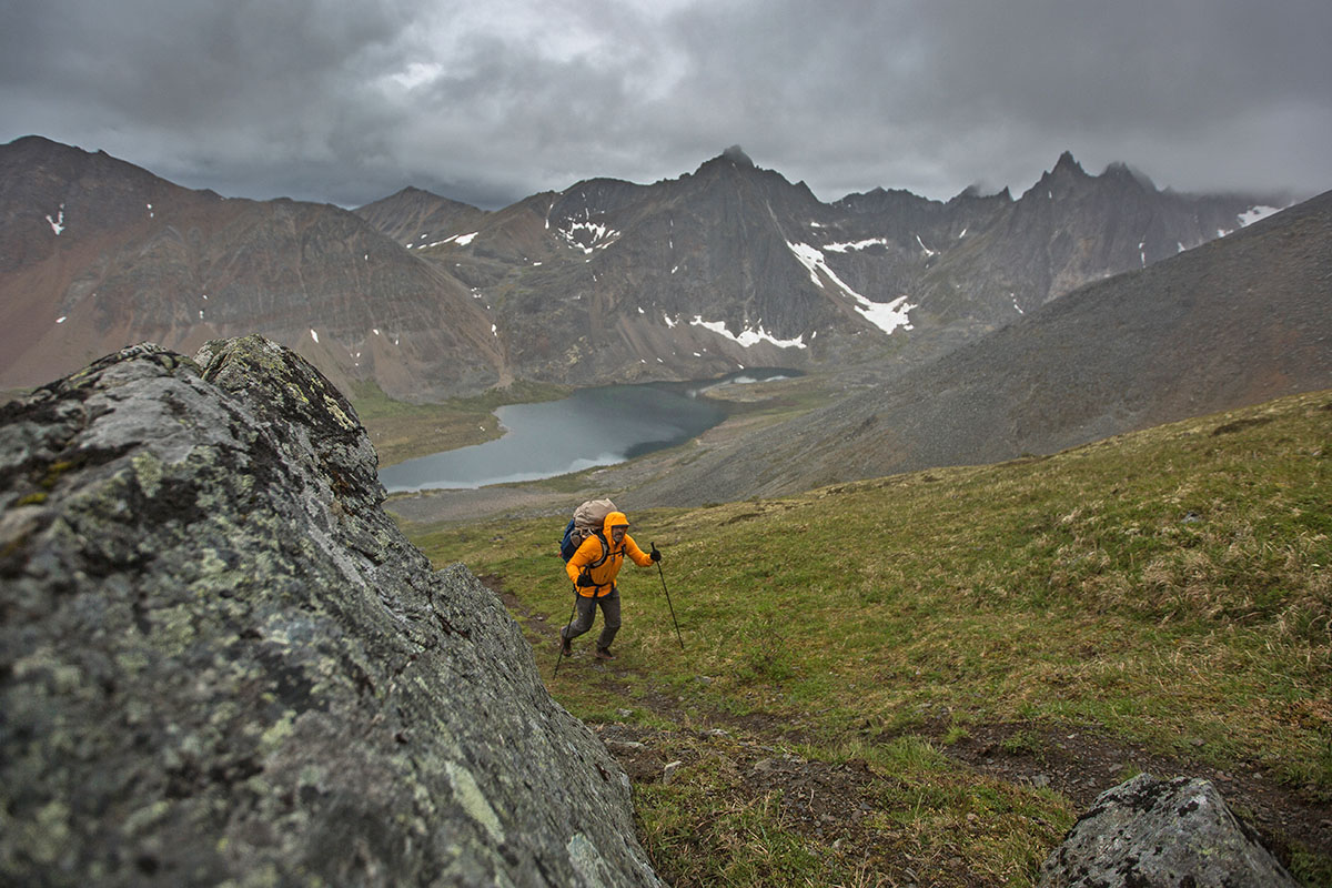 Softshell jacket (Patagonia R1 TechFace Hoody hiking uphill in rain)