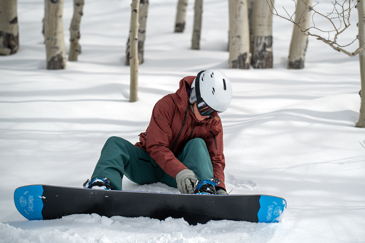 Snowboard gear (adjusting bindings)