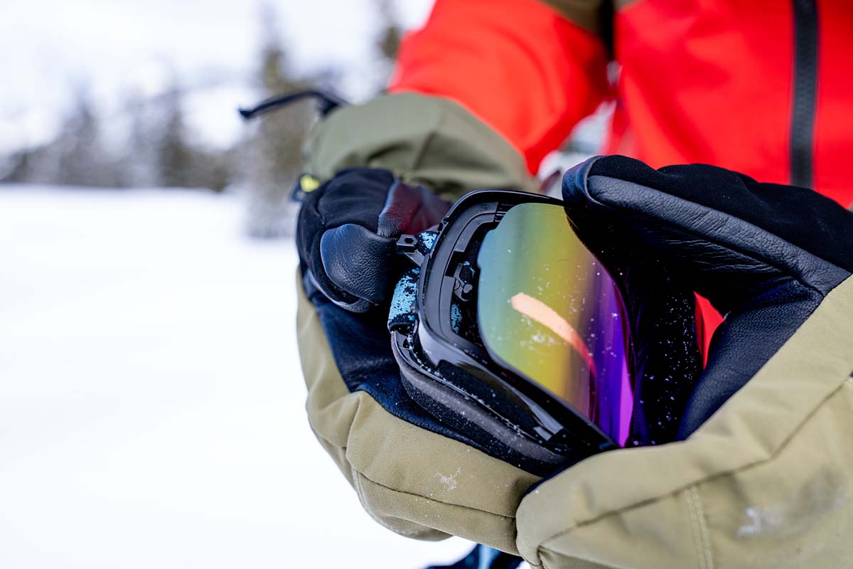 Changing out goggle lens with gloves on (snowboarding gloves and mittens)