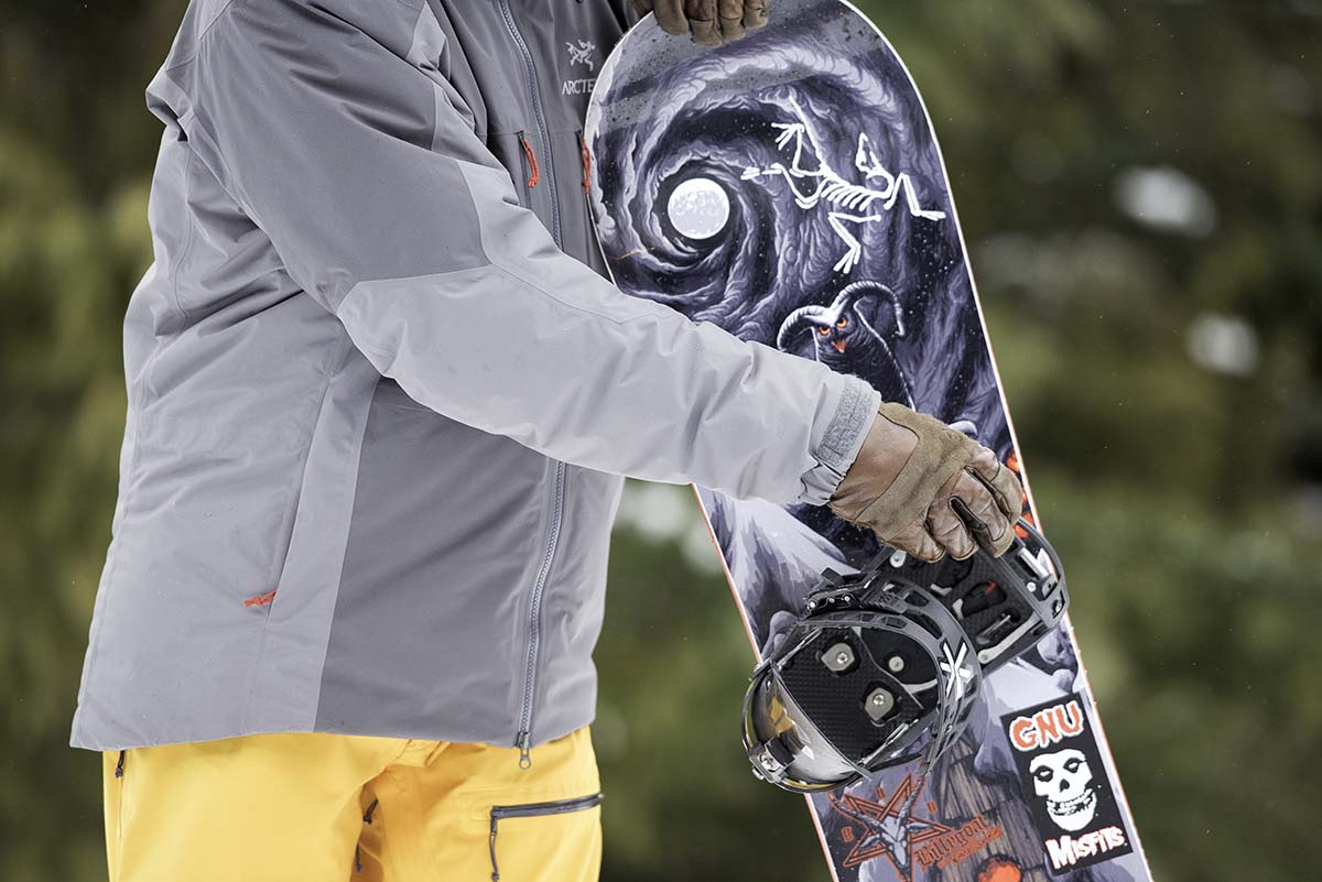 Leather snowboarding glove