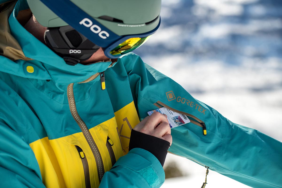 Snowboard Jacket (Burton AK pass pocket)