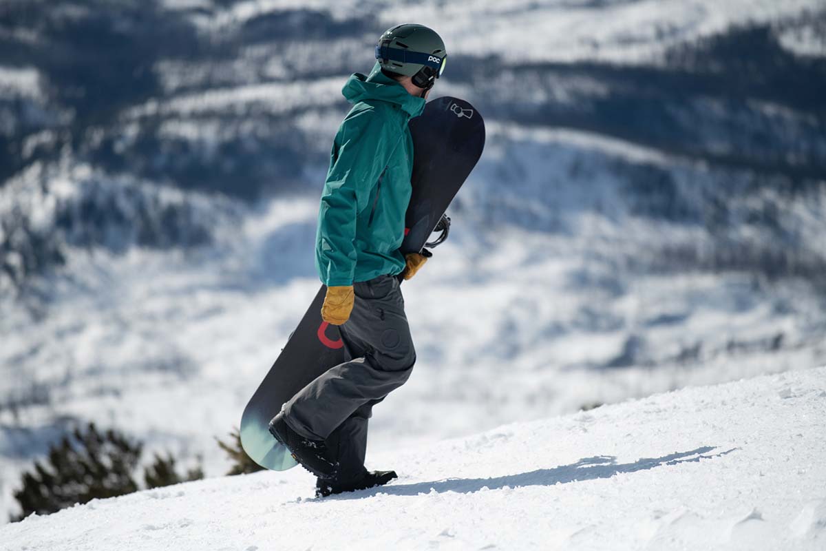 Snowboard pant (snowboarder carrying board)