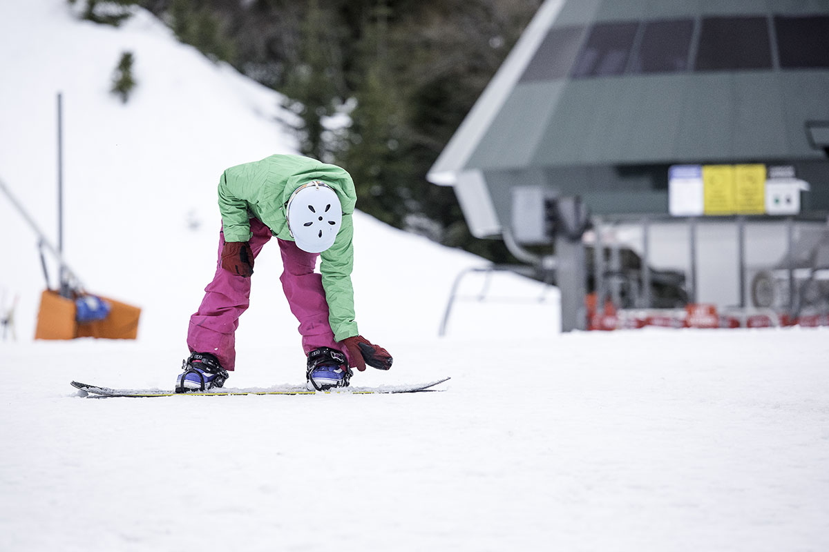 All-mountain snowboard (adjusting binding)