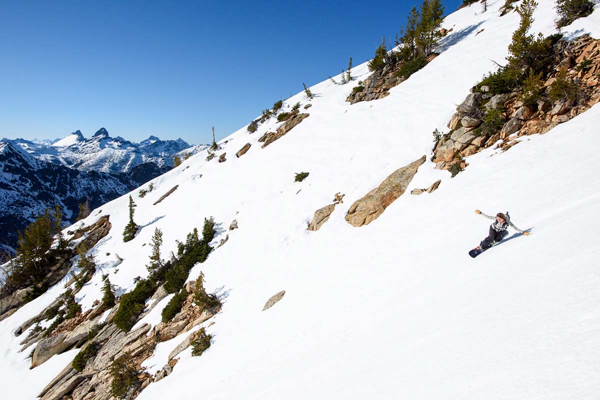 Spring splitboarding in mountians (deep carving)