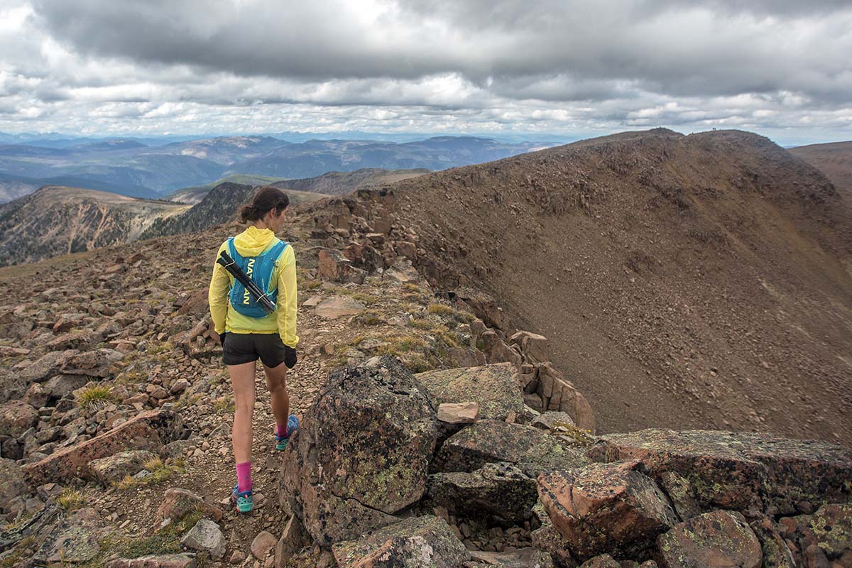 Running vest (trekking pole attachment)