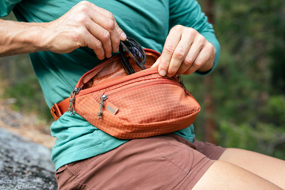 Fanny pack (closeup of REI Co-op Trail 2)