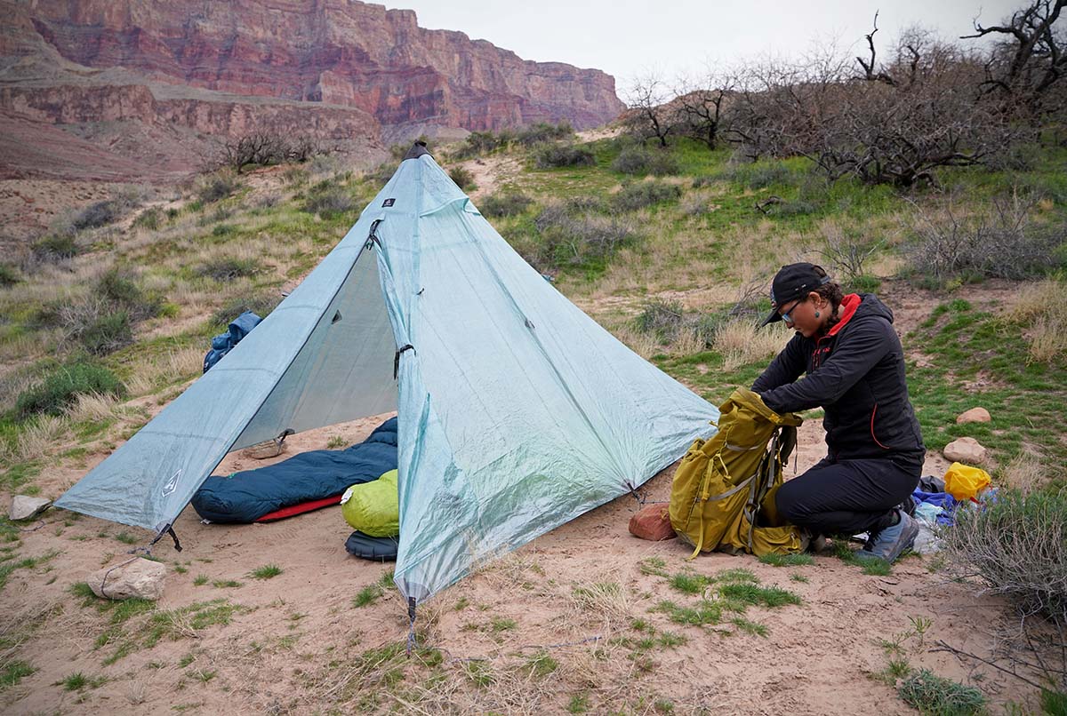 Hyperlite Mountain Gear UltaMid 4 ultralight floorless pyramid shelter