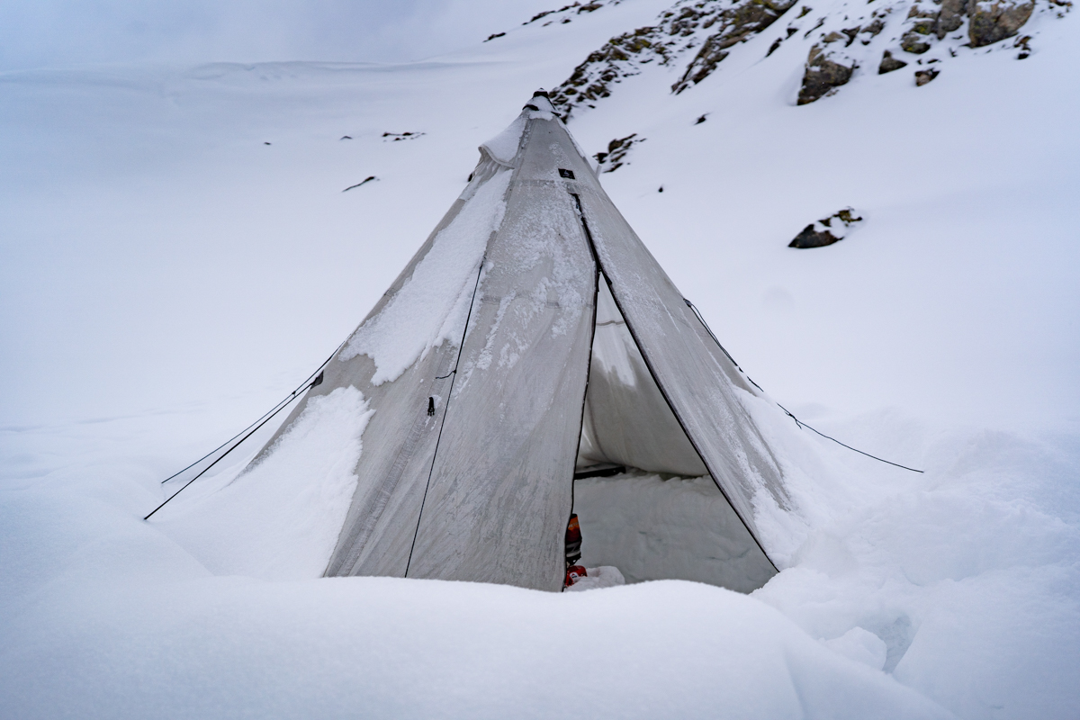 Testing the Hyperlite Mountain Gear UltaMid 4 in a Colorado winter