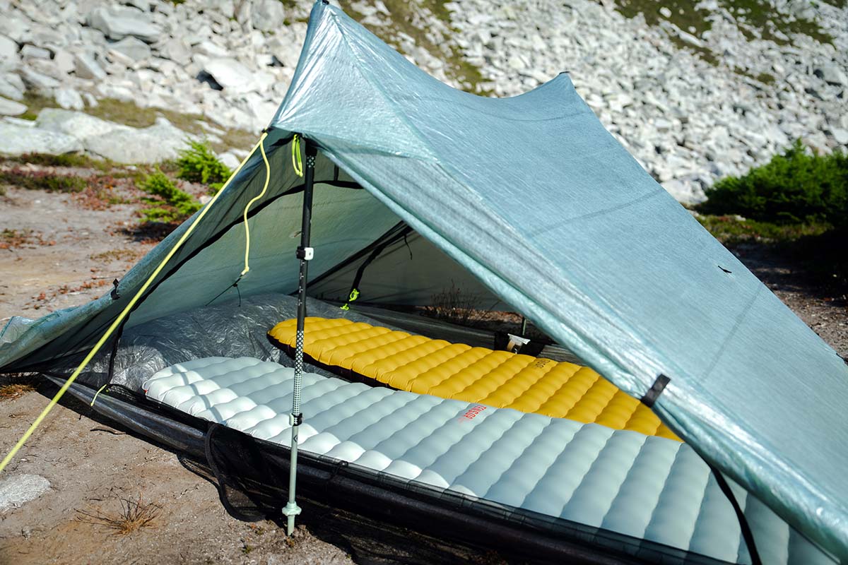 Zpacks Duplex Zip trekking-pole tent (sleeping pads)