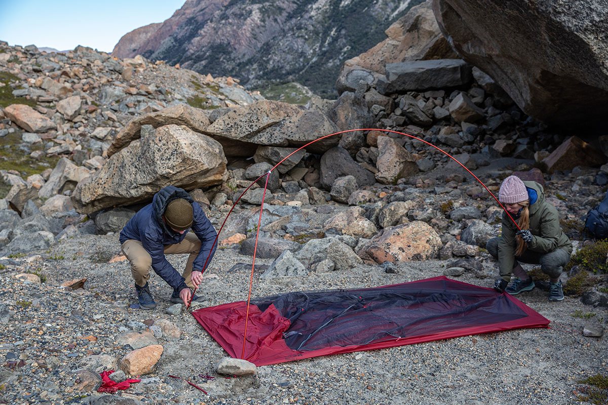 MSR FreeLite 2 ultralight backpacking tent setup (securing poles)