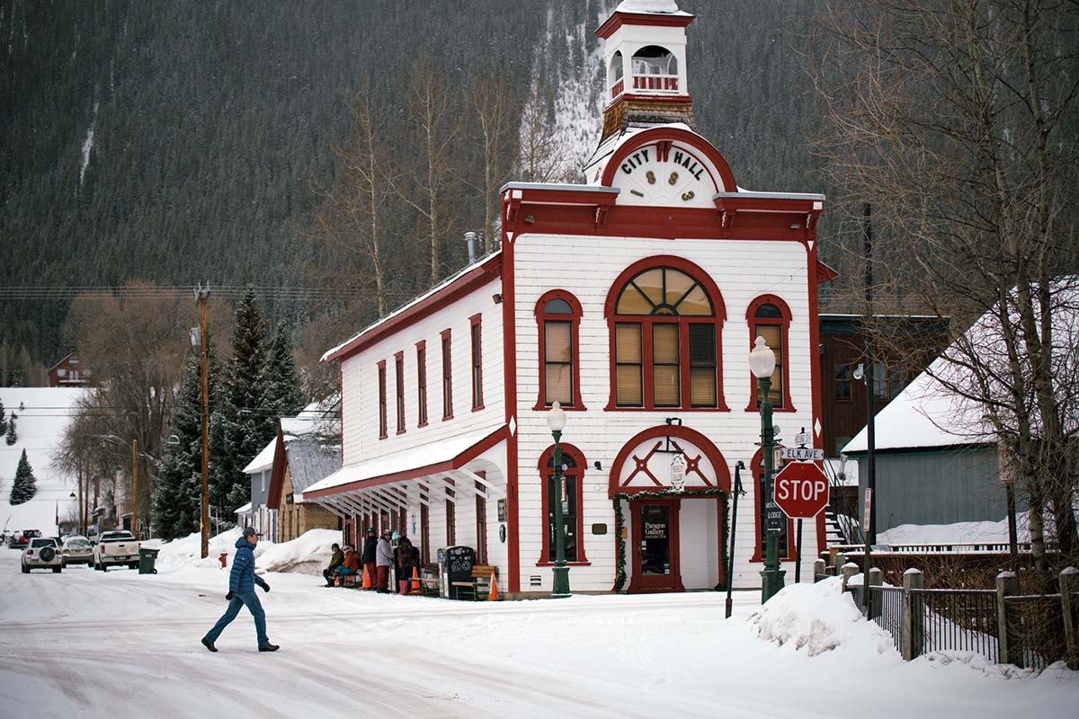 Walking in town (winter boots)