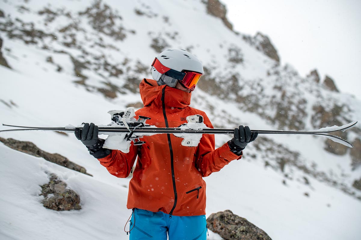 Women's all-mountain skis (tip and tail rocker)
