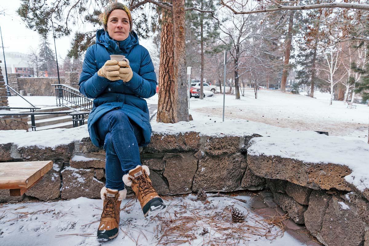 Women's down jacket (sitting down in Patagonia Down With It Parka)