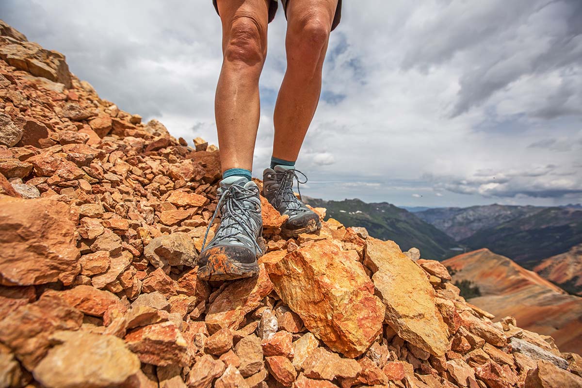 Hiking on talus field (Salomon Quest Prime GTX women's hiking boot)